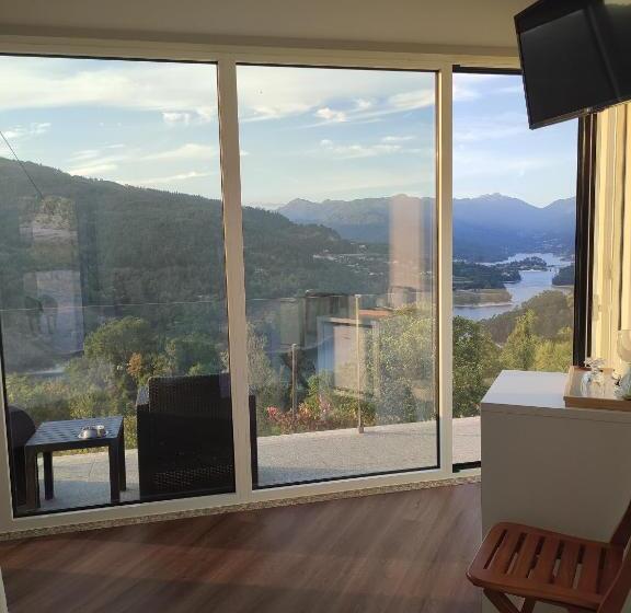 Deluxe room with river view, Quinta De Calvelos