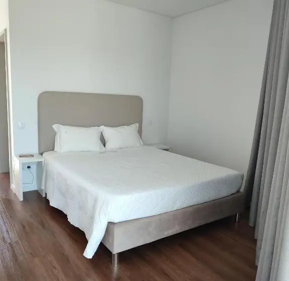 Deluxe room with river view, Quinta De Calvelos