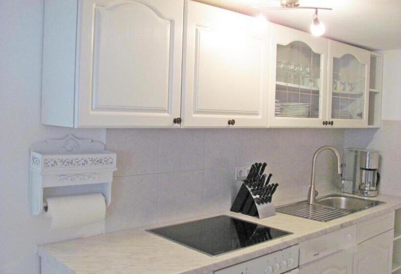 Апартаменты 2 Спальни, Apartment Storchenfärbe