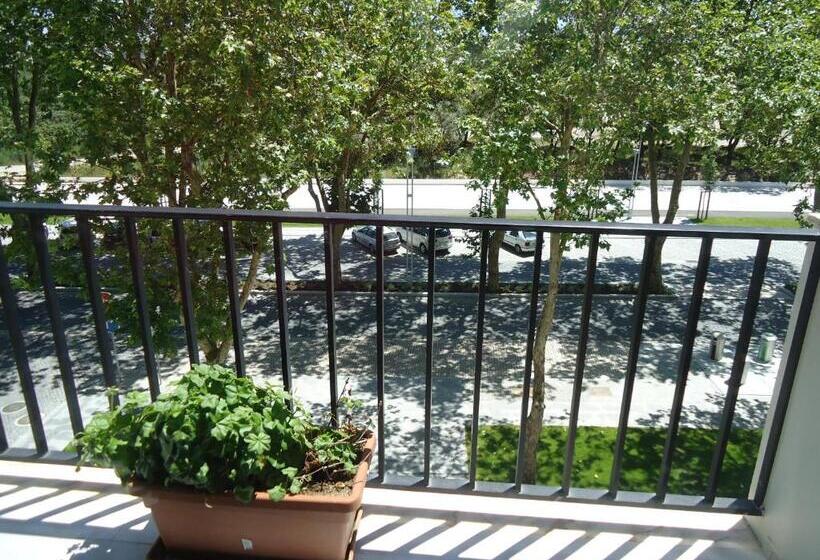 标准三人间, Residencial Coroa D Ouro