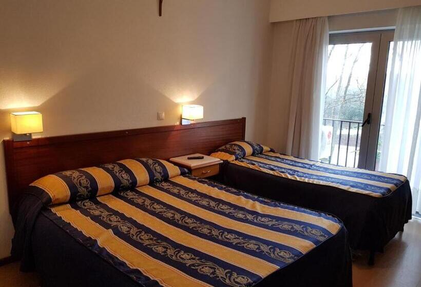 标准三人间, Residencial Coroa D Ouro