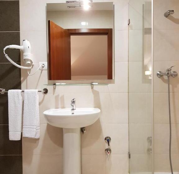 标准三人间, Residencial Coroa D Ouro