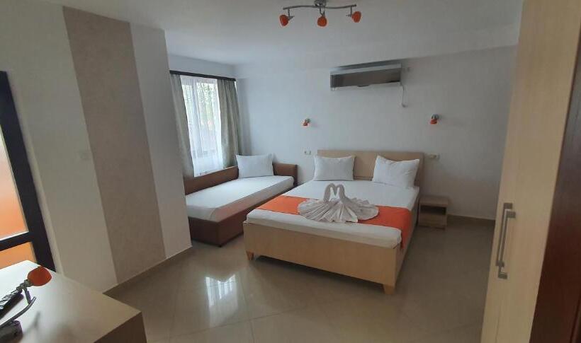 غرفة سوبيريور ثلاثية, Pensiunea Casa Beatrice