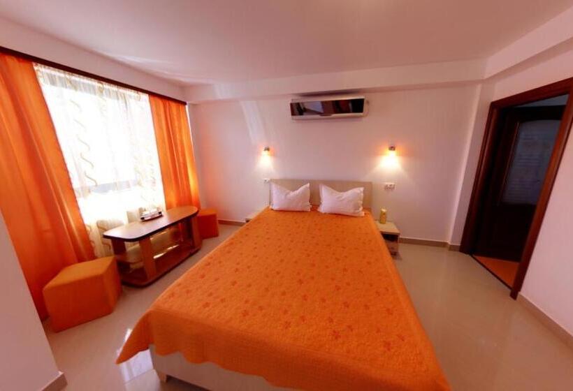 اتاق سوپریور سه تخته, Pensiunea Casa Beatrice