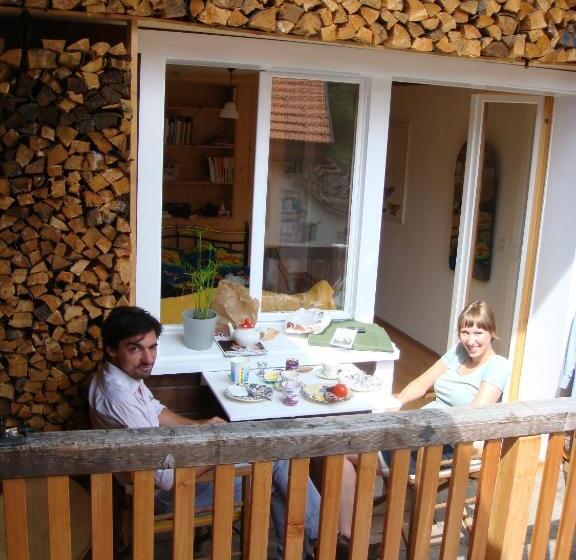 Номер Стандарт с Балконом, Bnb Hasatrog Jenaz