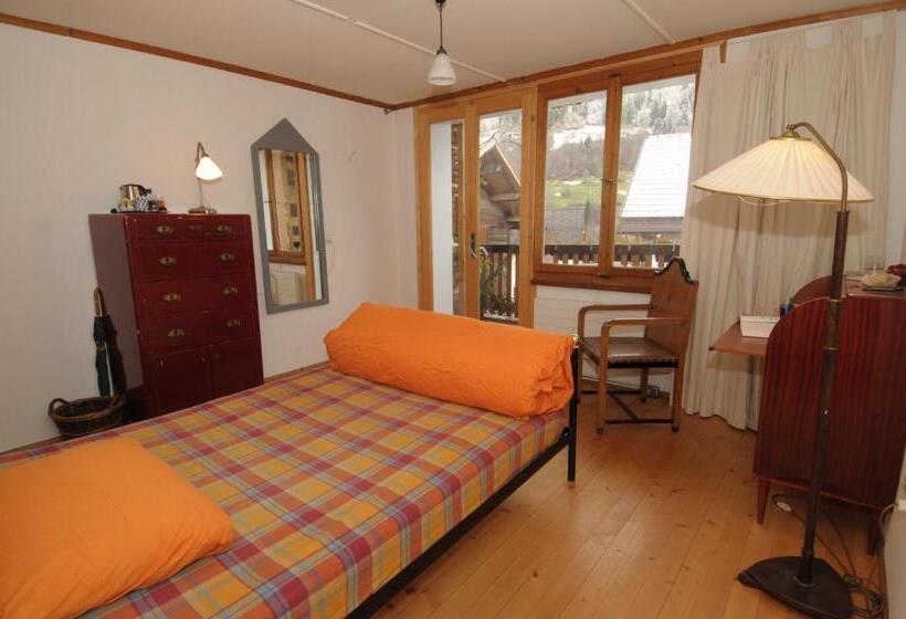 Номер Стандарт с Балконом, Bnb Hasatrog Jenaz