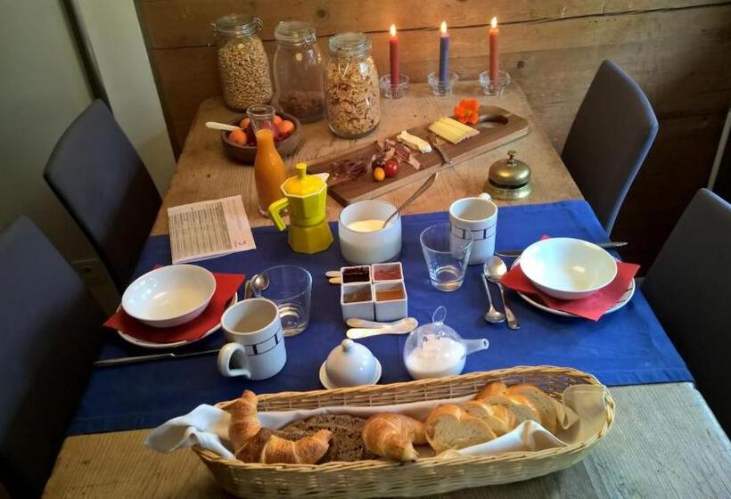 Номер Стандарт с Балконом, Bnb Hasatrog Jenaz