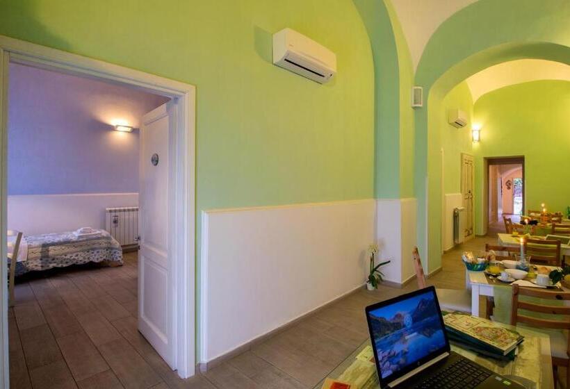 장애인을 위한 스탠다드 룸, Il Giardino Di Tonia   Oplontis Guest House   Bed & Garden