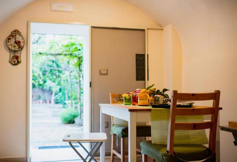 스탠다드 룸, Il Giardino Di Tonia   Oplontis Guest House   Bed & Garden