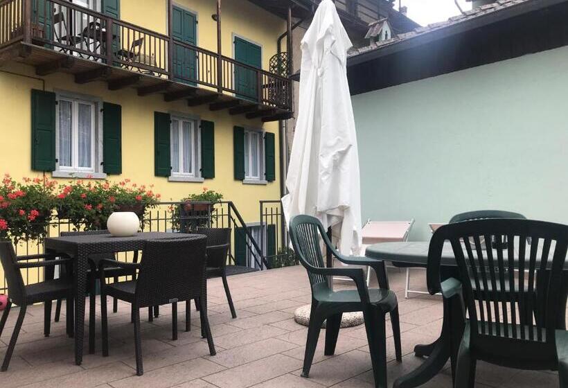 شقة غرفة واحدة, Casa Rosella