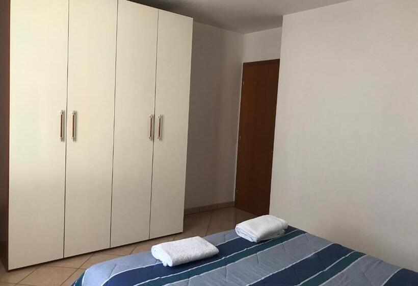 شقة غرفة واحدة, Casa Rosella