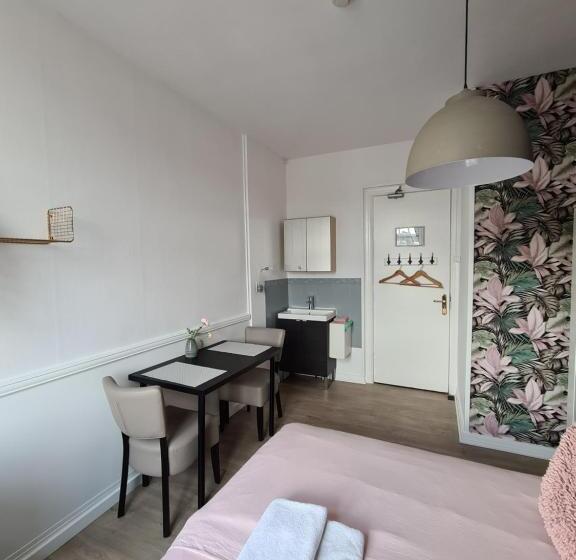 기본룸, Pension Corper