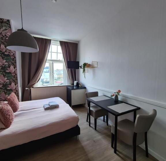 기본룸, Pension Corper