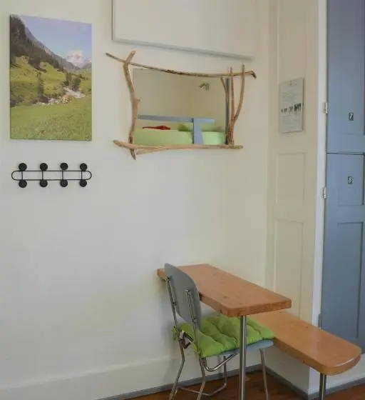 Quarto Quádruplo Standart Casa de Banho Partilhada, Gotthard Backpacker