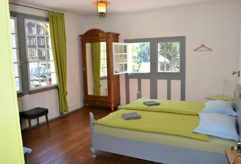 Quarto Standard Casa de Banho Partilhada, Gotthard Backpacker