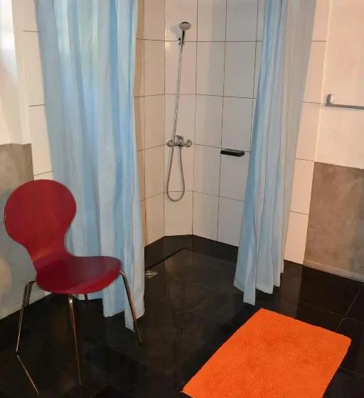 Cama em Quarto Partilhado, Gotthard Backpacker