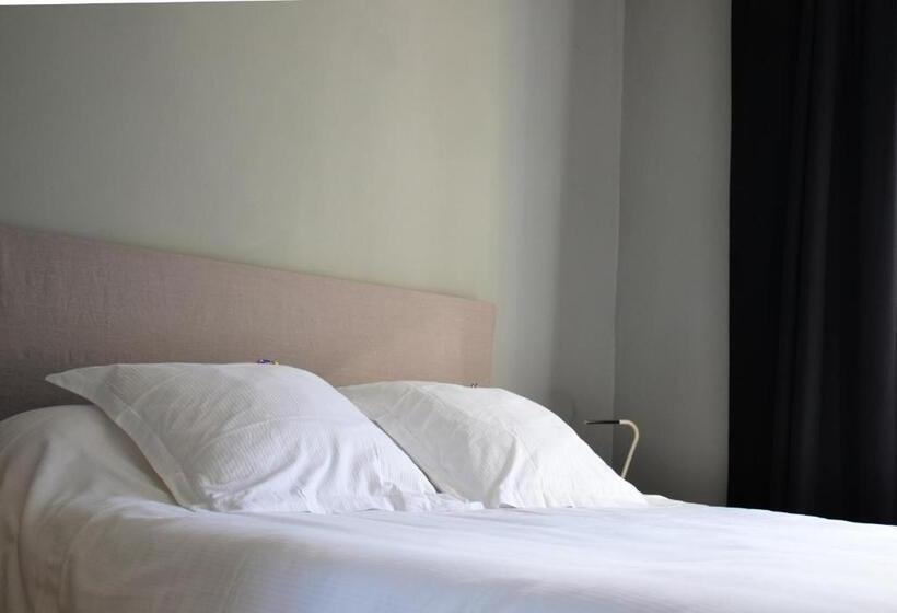 Номер Стандарт Вид на Сад, Clos De Bellefontaine B&b