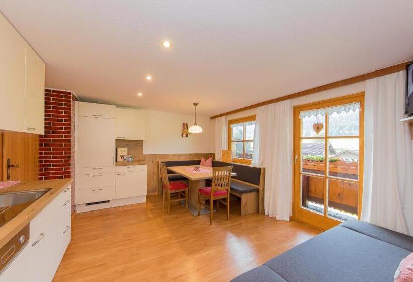 آپارتمان خانوادگی, Appartement Arnoldgut