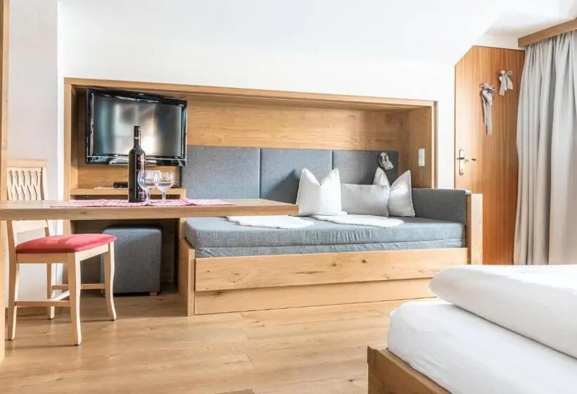 スタンダードスタジオ, Appartement Arnoldgut