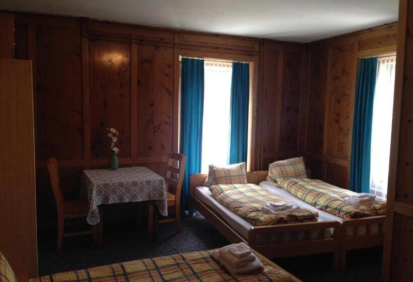 标准四人间共用浴室, Quellenhof