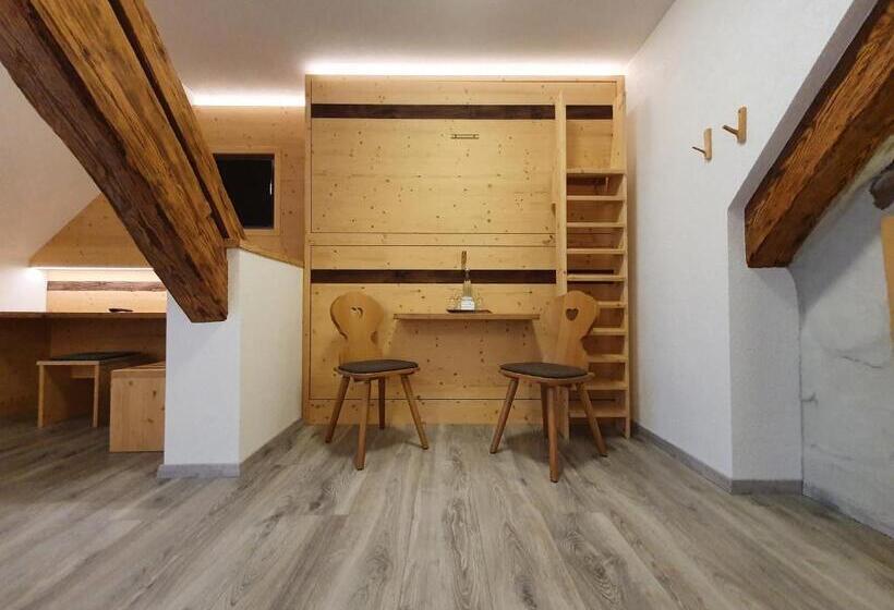 带阳台标准四人间, Gasthaus Zum Hirschen