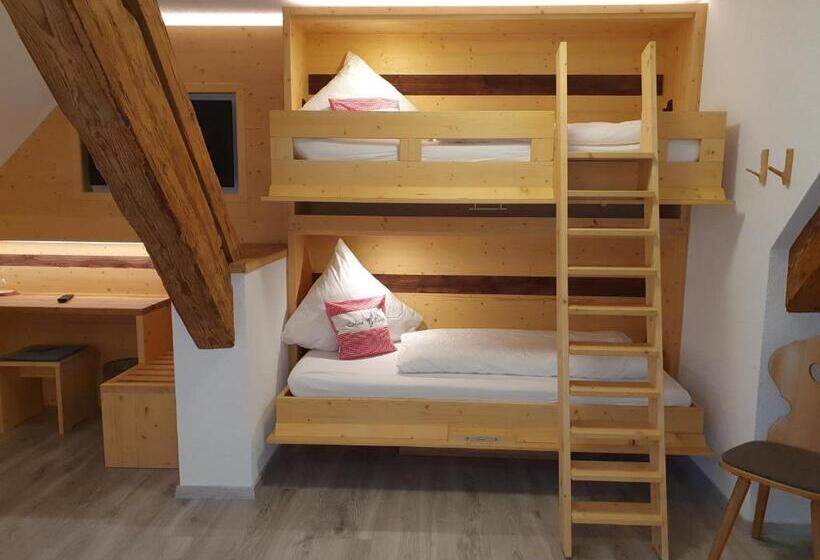 带阳台标准四人间, Gasthaus Zum Hirschen