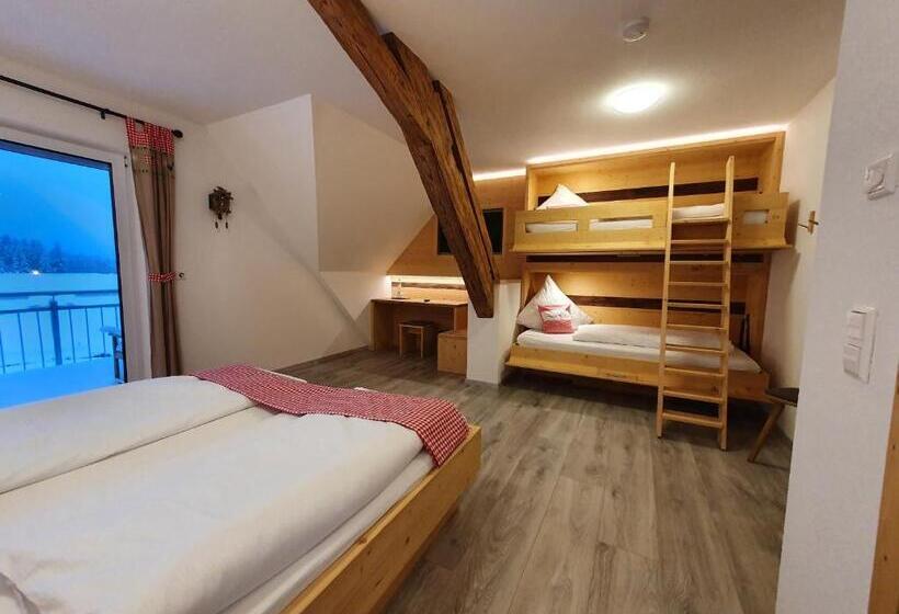 带阳台标准四人间, Gasthaus Zum Hirschen