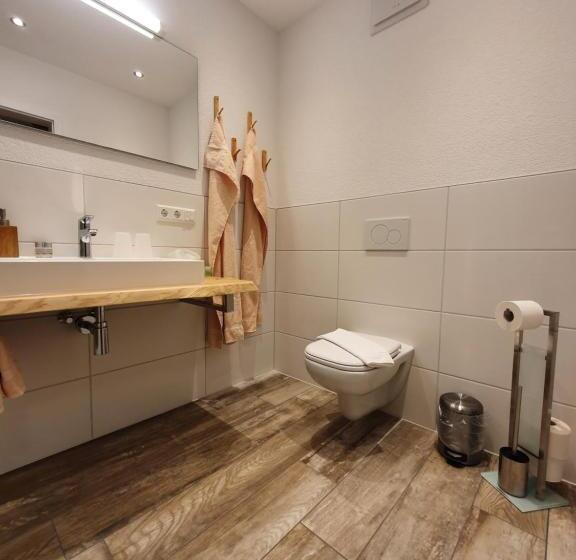 带阳台的三人标准间, Gasthaus Zum Hirschen