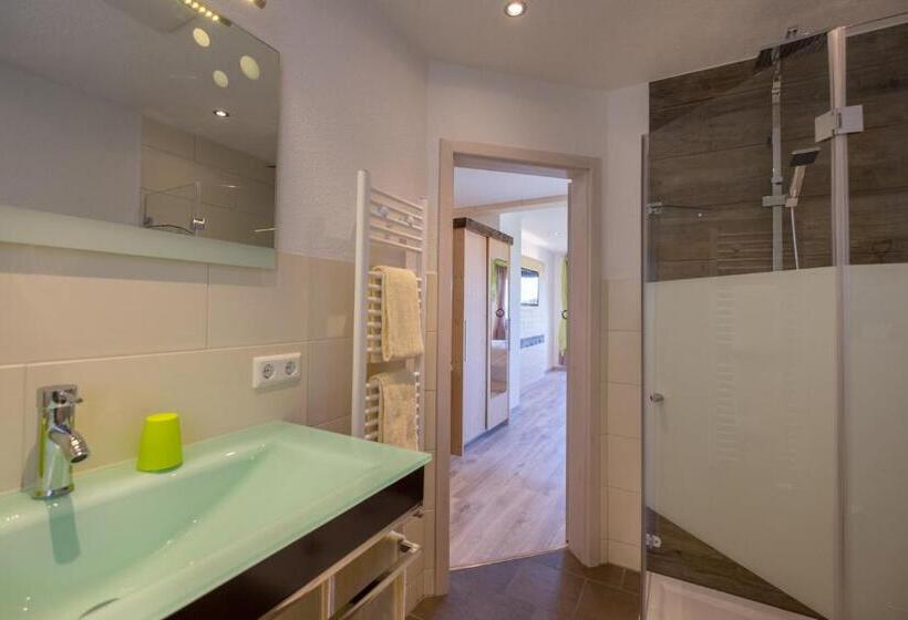 带阳台的三人标准间, Gasthaus Zum Hirschen