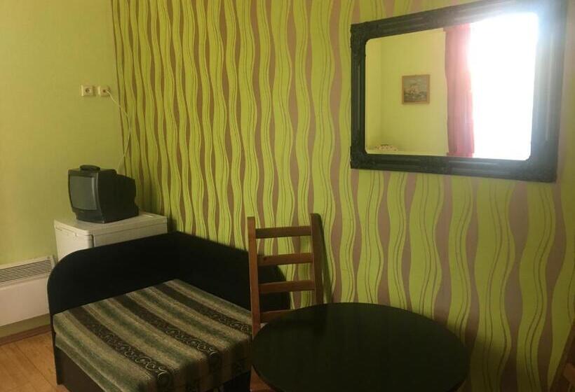 اتاق استاندارد سه نفره, Parko Vila