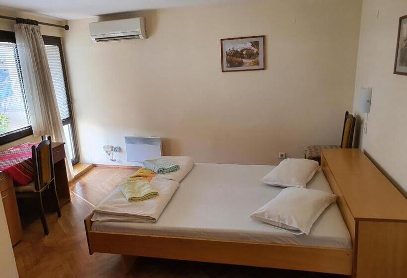 스탠다드 트리플 룸, Trendy Inn