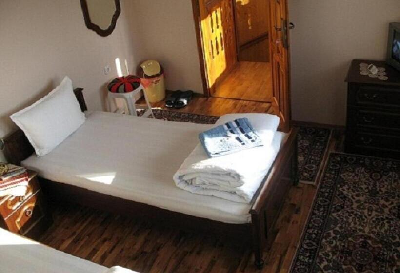 مجموعه ویستا شهر, Trendy Inn