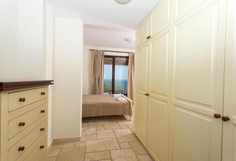 带3个卧室带海景的公寓, Kaliakria Resort