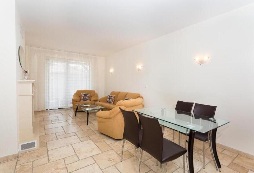 带泳池景观带阳台及1个卧室的公寓, Kaliakria Resort