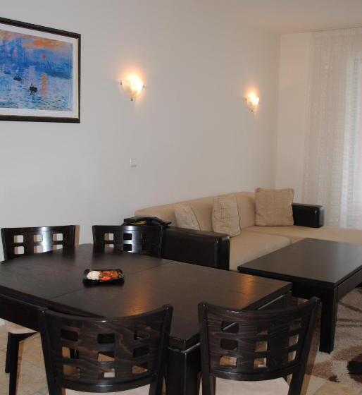 带泳池景观及2个卧室的公寓, Kaliakria Resort