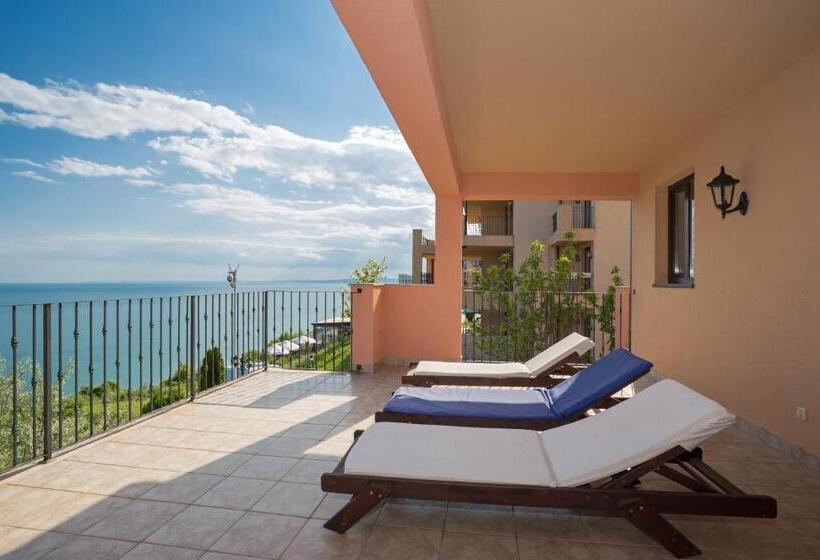 带3个卧室带海景的公寓, Kaliakria Resort