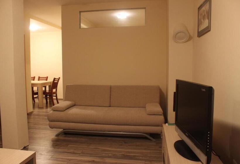 آپارتمان 2 خوابه, Apartments And Rooms Max Well