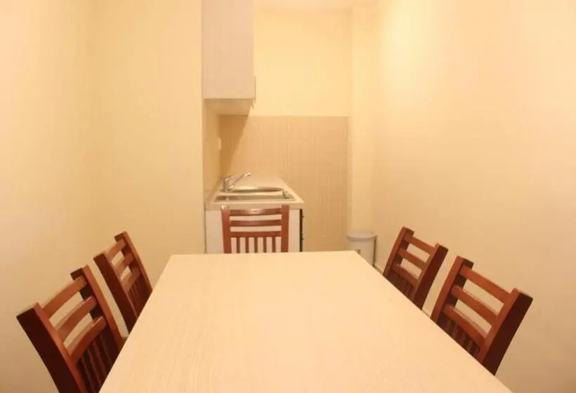 آپارتمان 2 خوابه, Apartments And Rooms Max Well