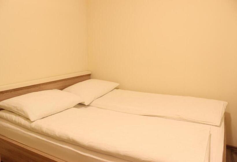 Apartamento 2 Dormitórios, Apartments And Rooms Max Well