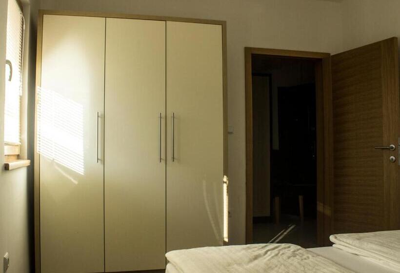 آپارتمان 1 خوابه, Apartments And Rooms Max Well