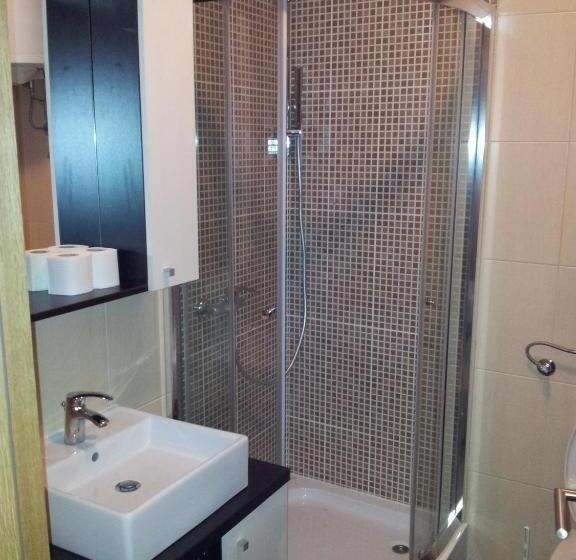 آپارتمان 1 خوابه, Apartments And Rooms Max Well