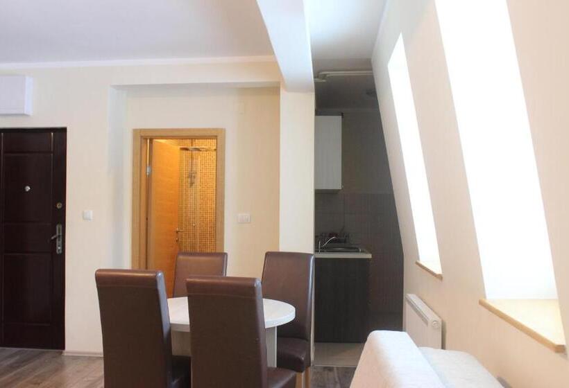 استودیوی استاندارد, Apartments And Rooms Max Well