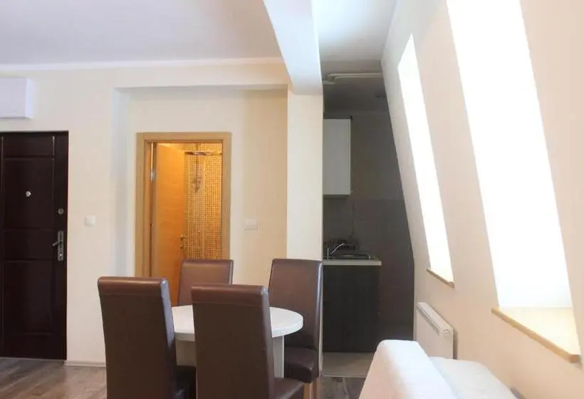 استودیوی استاندارد, Apartments And Rooms Max Well