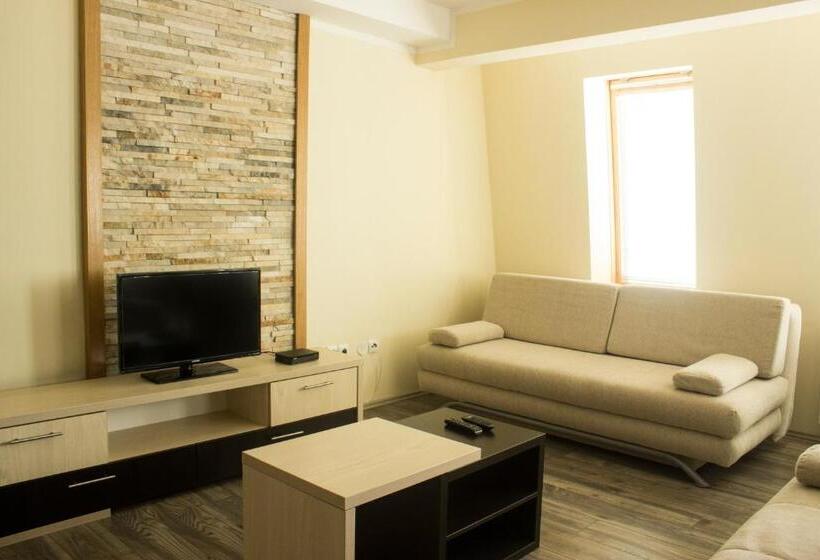 استودیوی استاندارد, Apartments And Rooms Max Well