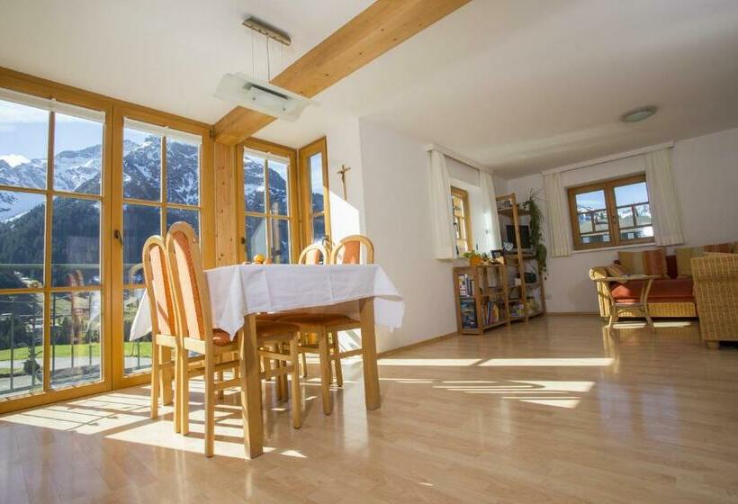 شقة غرفتين, Gästehaus Mathies