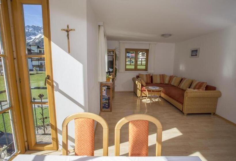 شقة غرفتين, Gästehaus Mathies