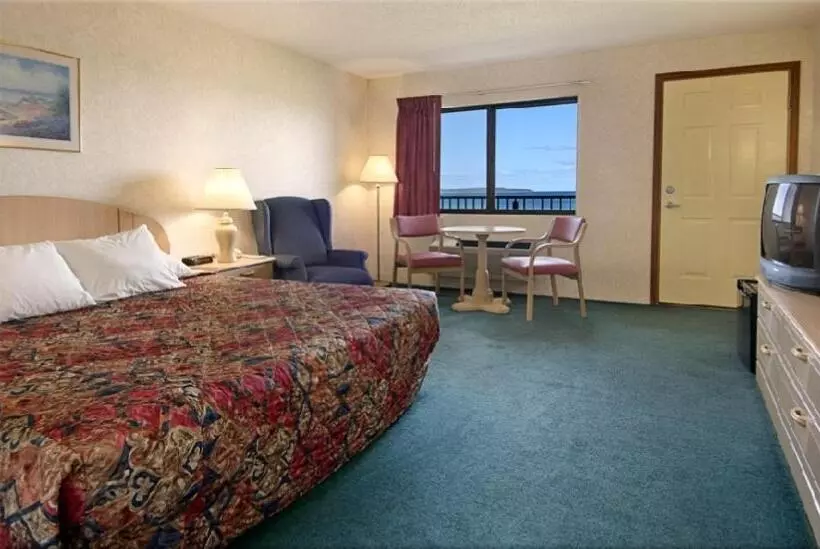 Standard-huone King-vuode, Bavarian Haus Lakefront Inn
