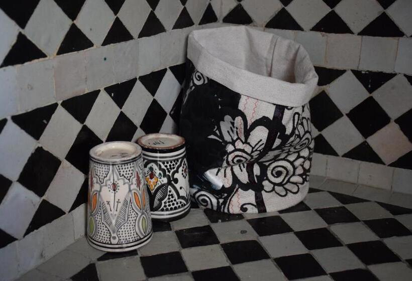 标准间, Dar Dayana