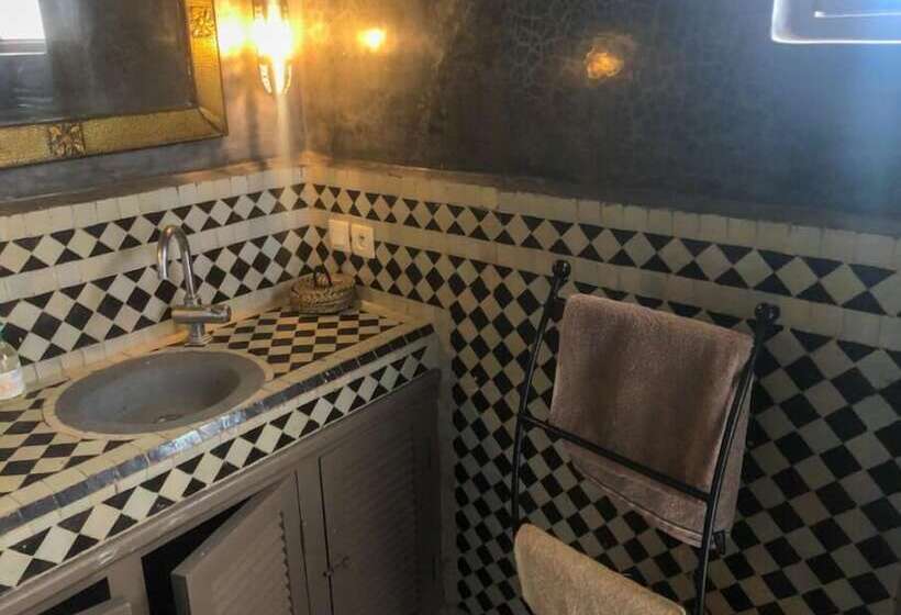 标准间, Dar Dayana