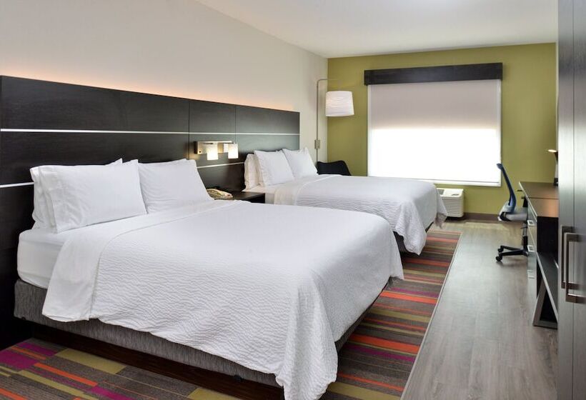 适合残疾人士使用的套间, Holiday Inn Express Hotel & Suites Carthage, An Ihg